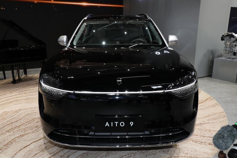 问界M9中东版设计语言_问界M5中东版首发亮相_问界