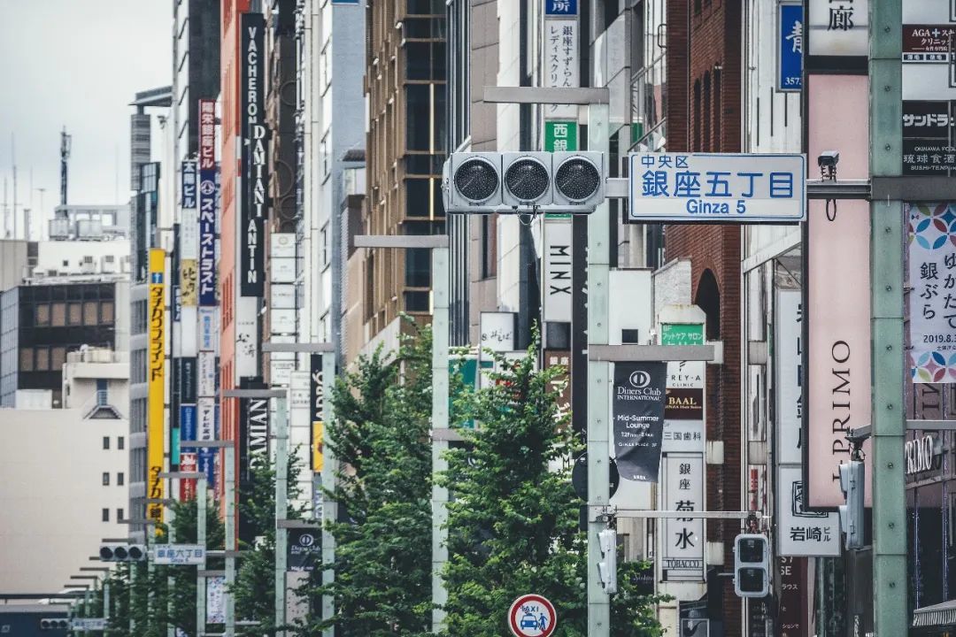 银座聚集着不少日本最为高端奢华的俱乐部会所