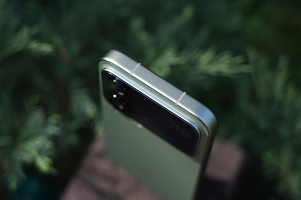 小米17 Pro上手：工业设计颠覆 全面超越iPhone