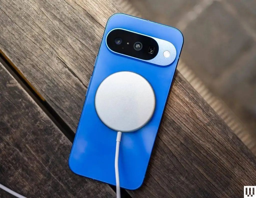 Google Pixel 10 评测汇总:AI 用得爽,就是 AI 手机了吗?