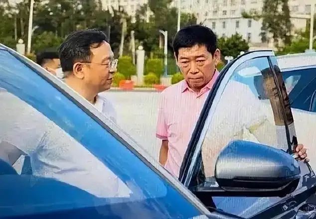 卷王比亚迪,逼急了长城