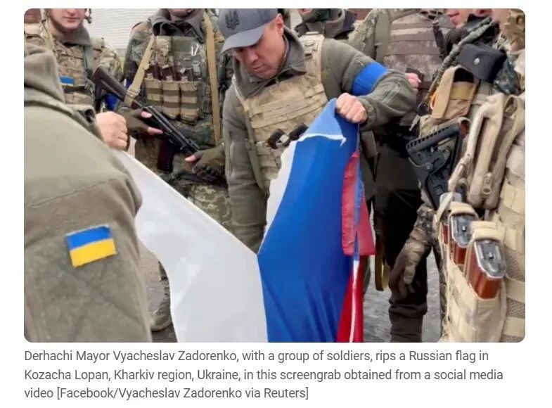 英国《独立报》关于此画面的相关报道内容显示,乌克兰于2022年9月13日巩固了对哈尔科夫地区的控制,在由俄罗斯军队占领的城镇和村庄升起了旗帜,并收复了俄乌冲突第一天被莫斯科占领的地区。