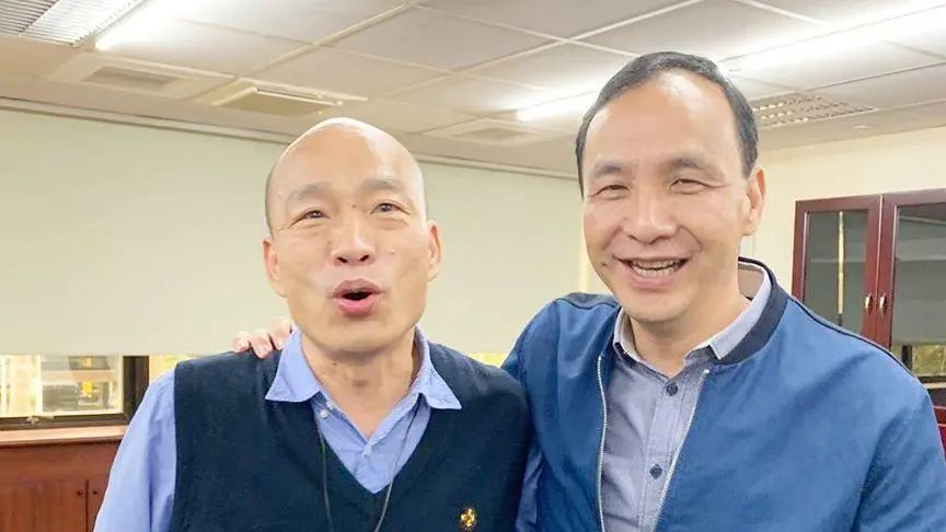 ▲韩国瑜和朱立伦(图右)