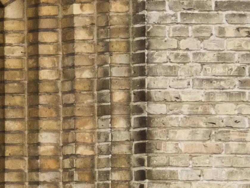 便携中画幅的极致影像 富士GFX100RF评测