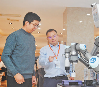 只要奋力奔跑 就能闪闪发光（光荣属于劳动者）