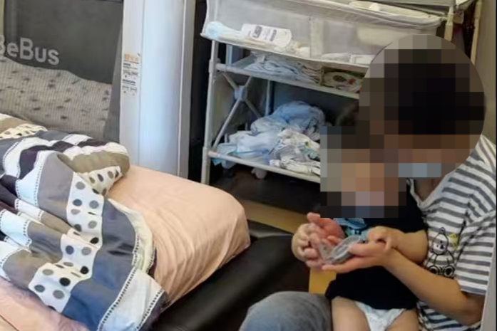 ▲事发时监控视频截图 受访者提供