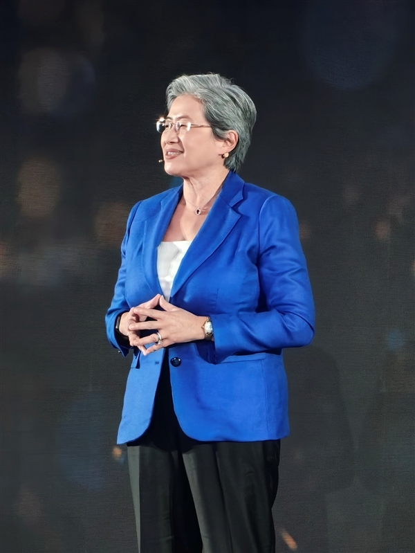 AMD雄起!AI PC真的做起来了 苏姿丰亲临中国盛赞