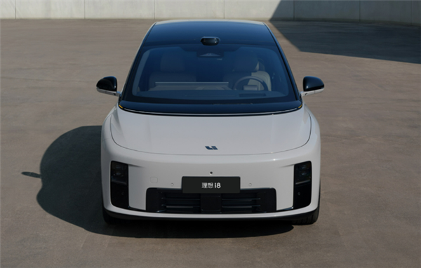 李想详解理想i8卖点:最大的空间实现最低能耗 充电还更快