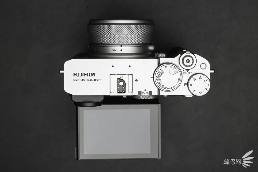 便携中画幅的极致影像 富士GFX100RF评测