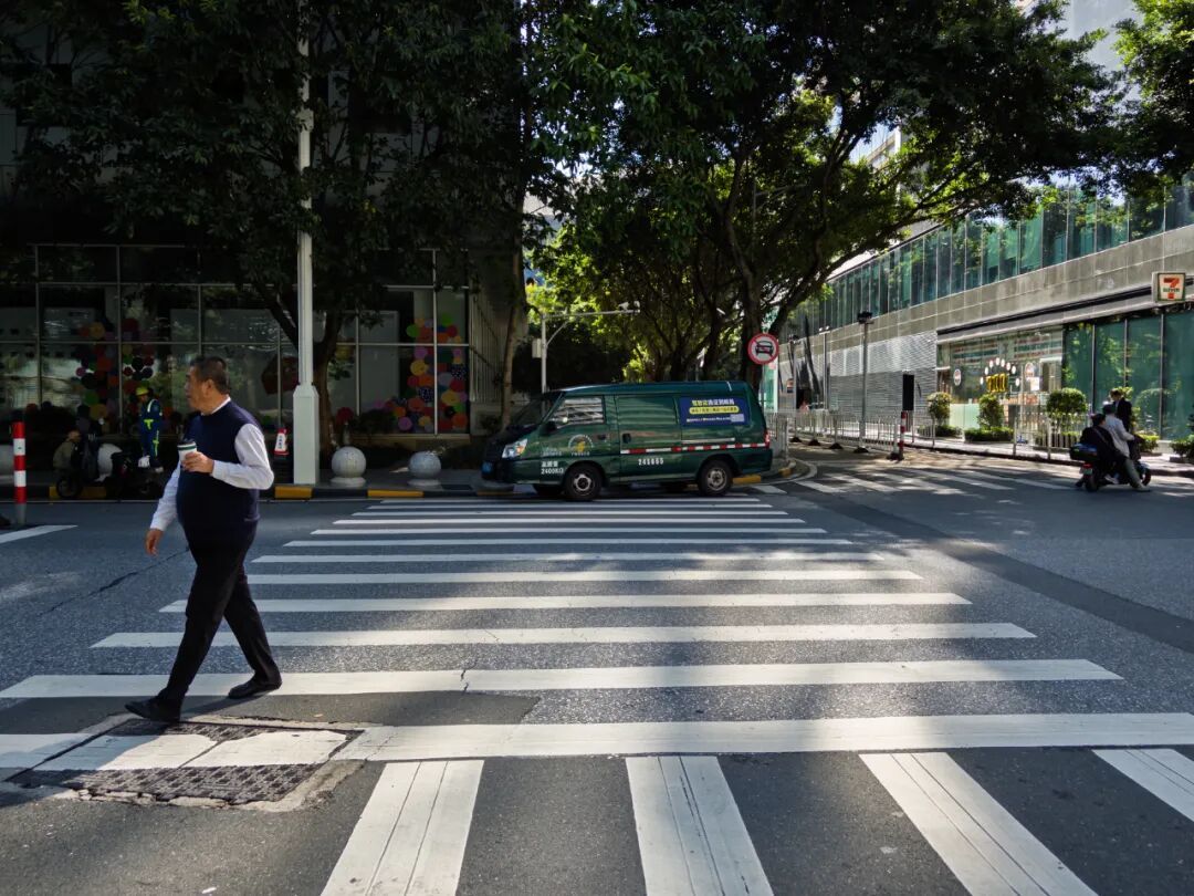 iPhone Air + Indigo:单摄手机迎来文艺复兴