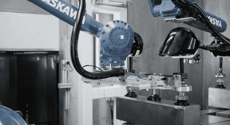 Figure机器人秀“洗衣服”片段,动作自然流畅,基于神经网络自主完成