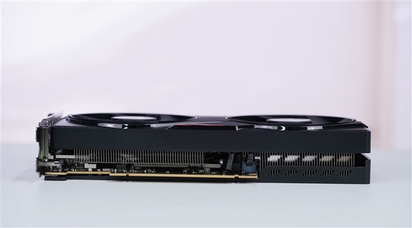 双风扇短小精悍!耕升RTX 5050追风OC显卡图赏