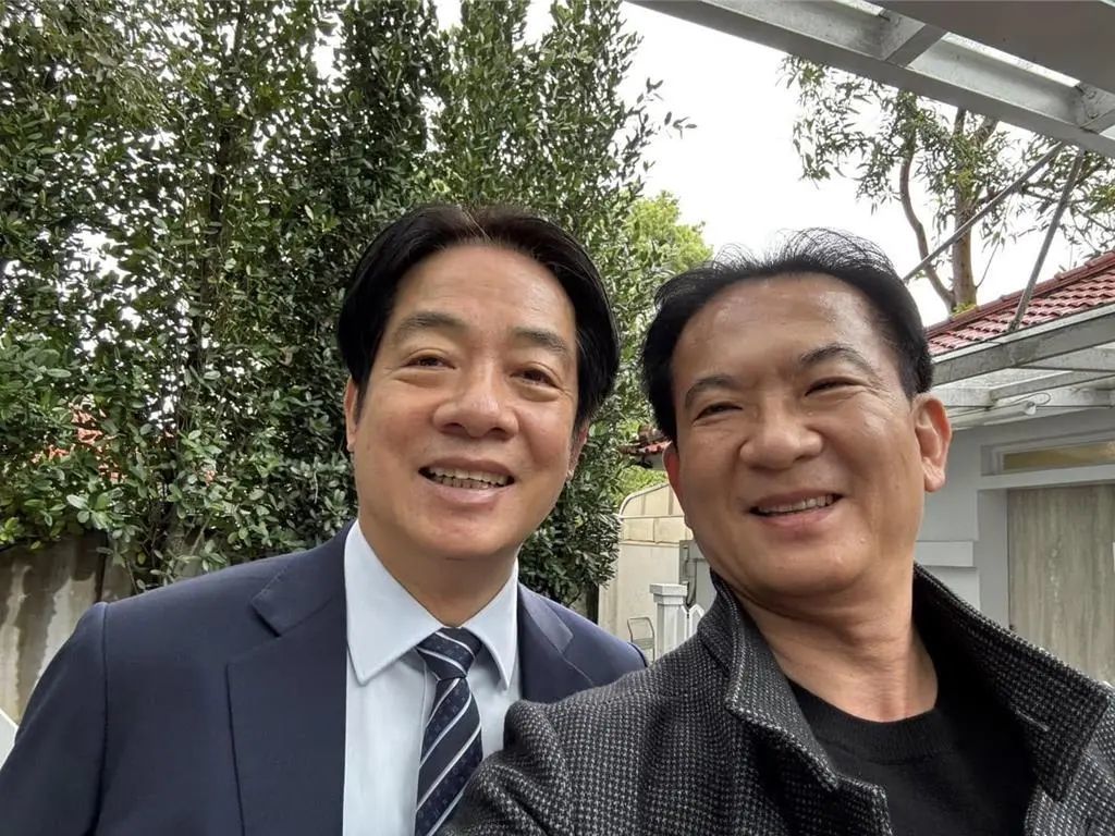 ▲“赖系”子弟兵林俊宪晒和赖清德合照