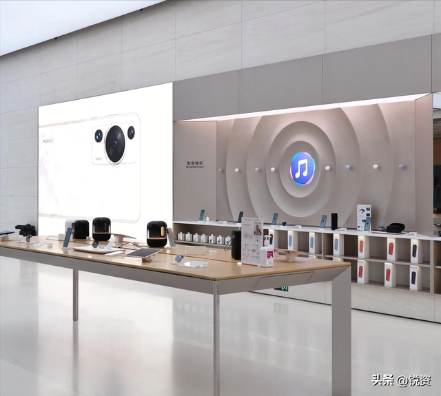 撤离核心商圈!新能源车企集体“大逃亡”,玩法彻底变了