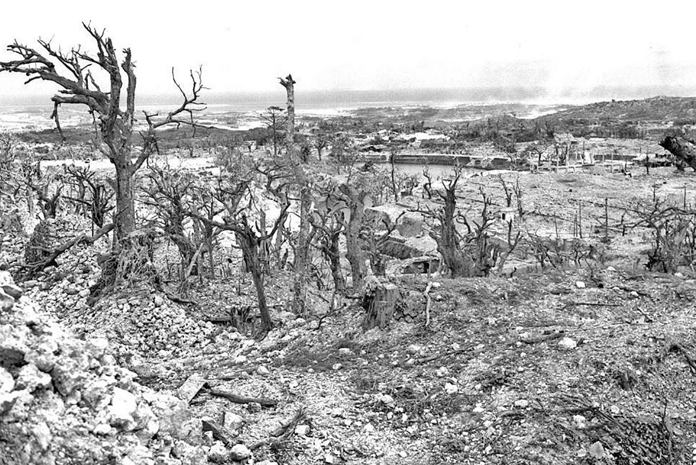 1945年,琉球守里城周邊化為一片焦土。