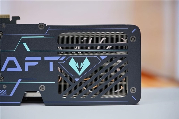 第四代电竞之心!铭瑄RTX 5070 iCraft OC 12G图赏