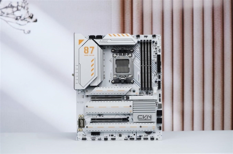 七彩虹CVN X870 ARK FROZEN V14方舟主板评测: 5G网卡+高频内存 锐龙9000舰队新旗舰