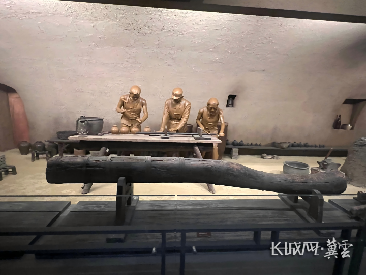 清苑区冉庄地道战纪念馆内的榆木大炮。长城网·冀云客户端记者 牛琪 摄