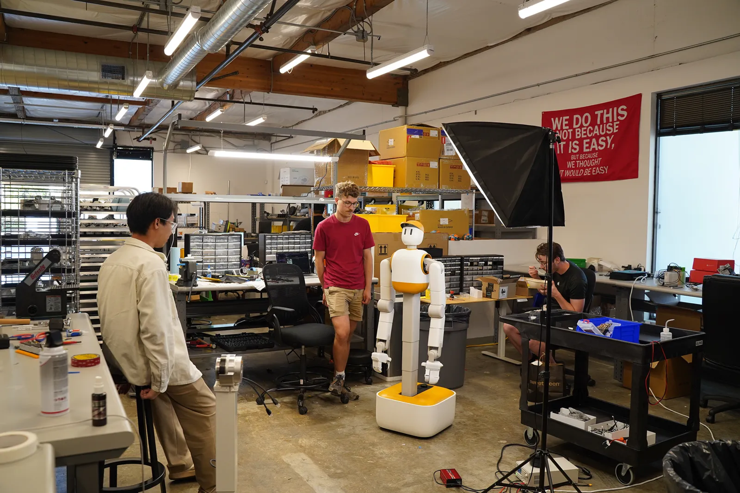 Memo 家庭机器人亮相,会做咖啡、叠衣服、打扫卫生