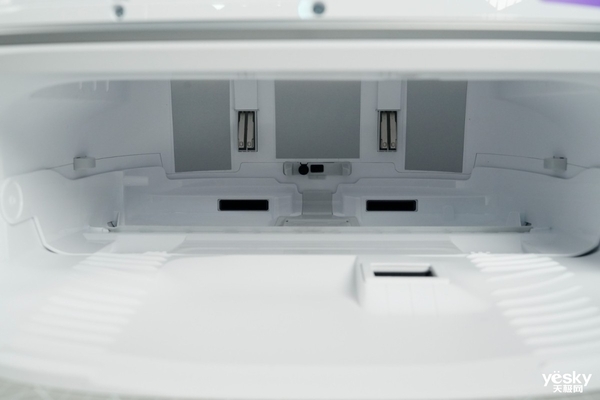 一台顶三台!云鲸逍遥002 AI活水履带洗地机器人让你彻底“躺平”清洁~