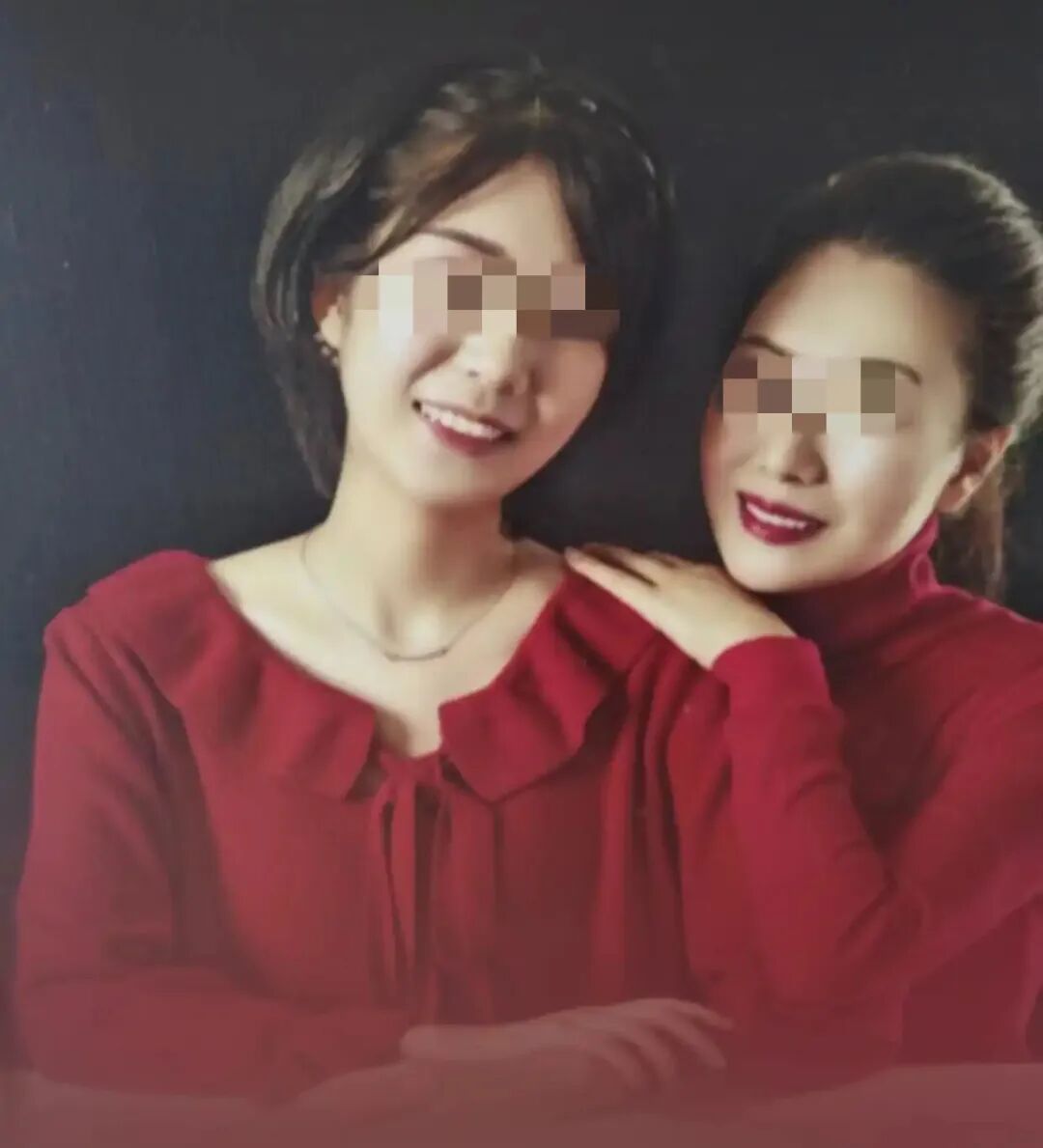 王女士(右)与女儿(左)。图片来源/王女士