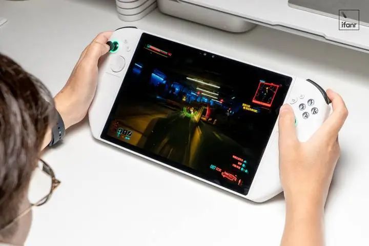 Switch 2和任天堂的对手不只有新PSP,还有每个人兜里的它