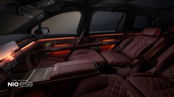 百万级豪车气场!全新蔚来ES8内饰官图公布:吸顶屏、大冰箱、零重力座椅全上车
