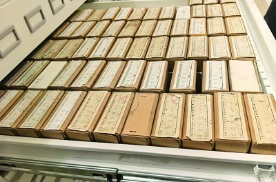 国家图书馆保存的敦煌写经缩微胶片 本报记者 韩寒摄/光明图片