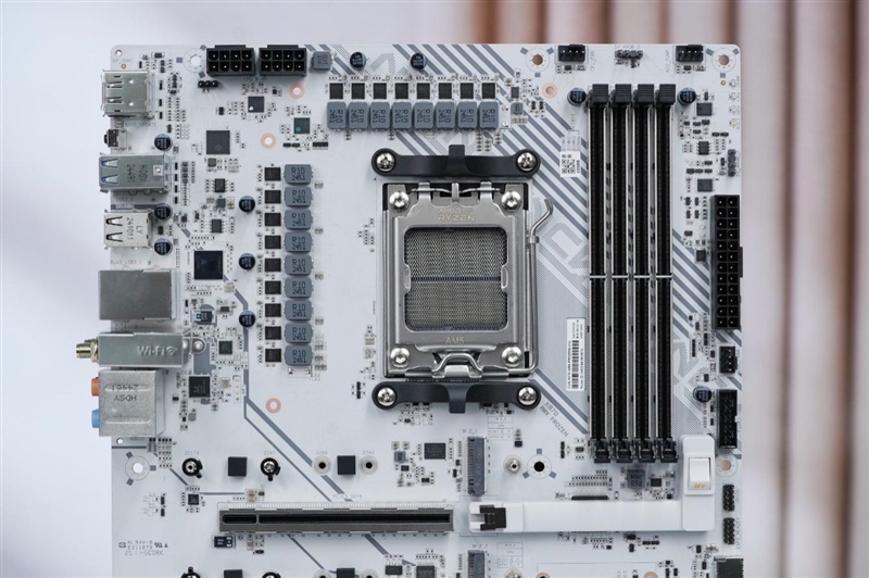 七彩虹CVN X870 ARK FROZEN V14方舟主板评测: 5G网卡+高频内存 锐龙9000舰队新旗舰