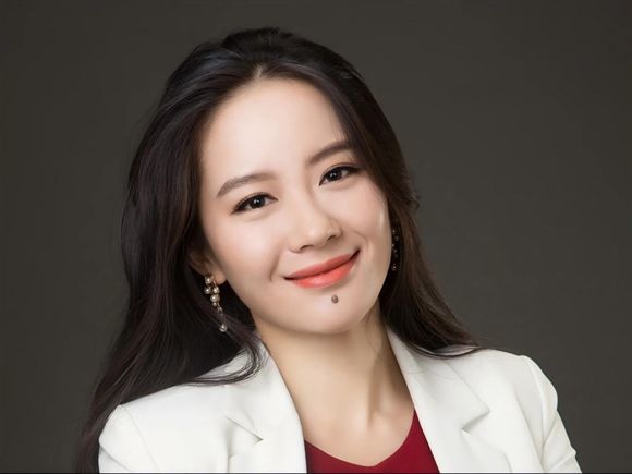 何一:那个曾经月薪800的农村女孩,如何成为加密世界的“铁娘子”_凤凰网