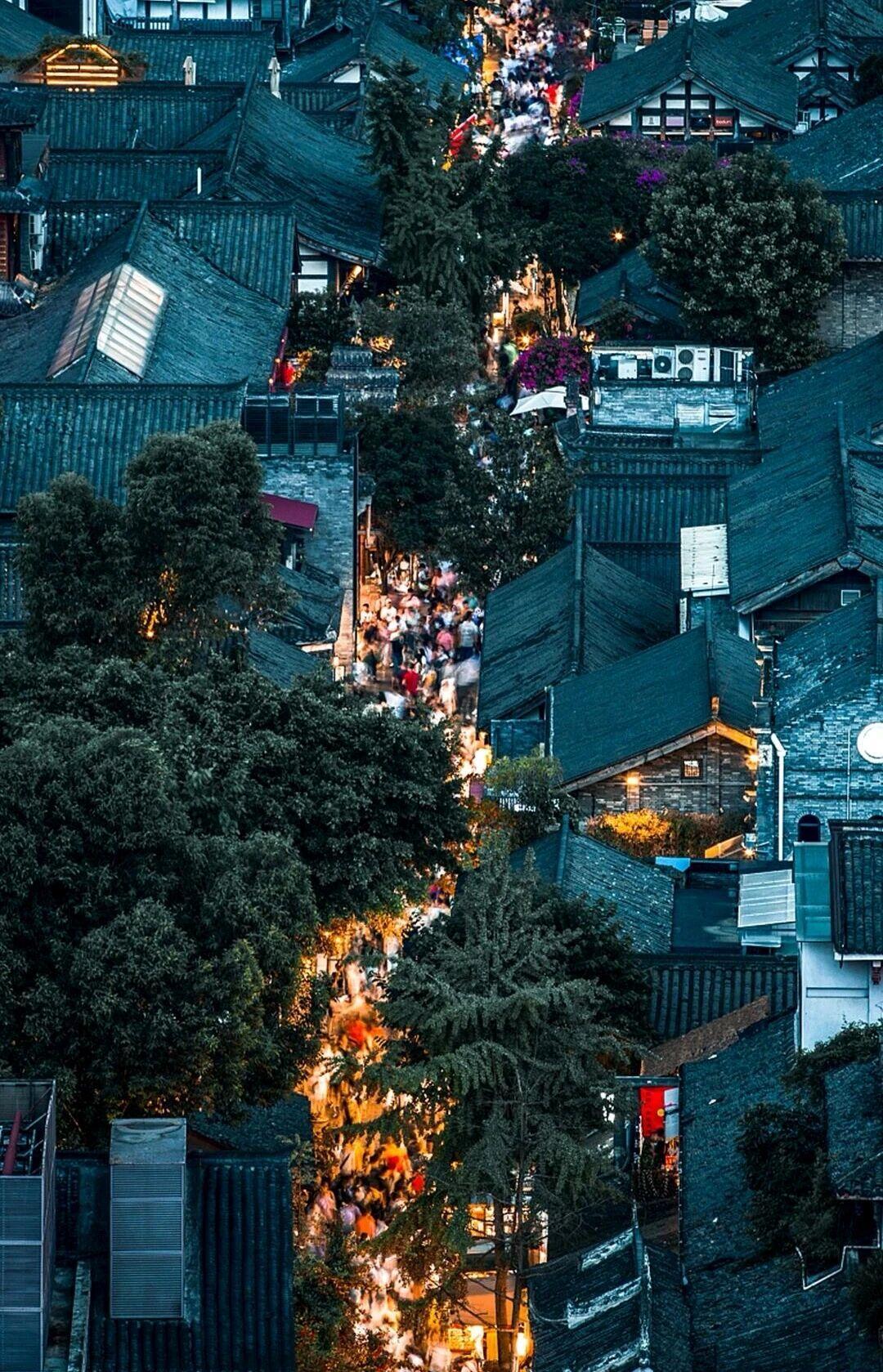 跟随影视作品，到成都的街道走一走