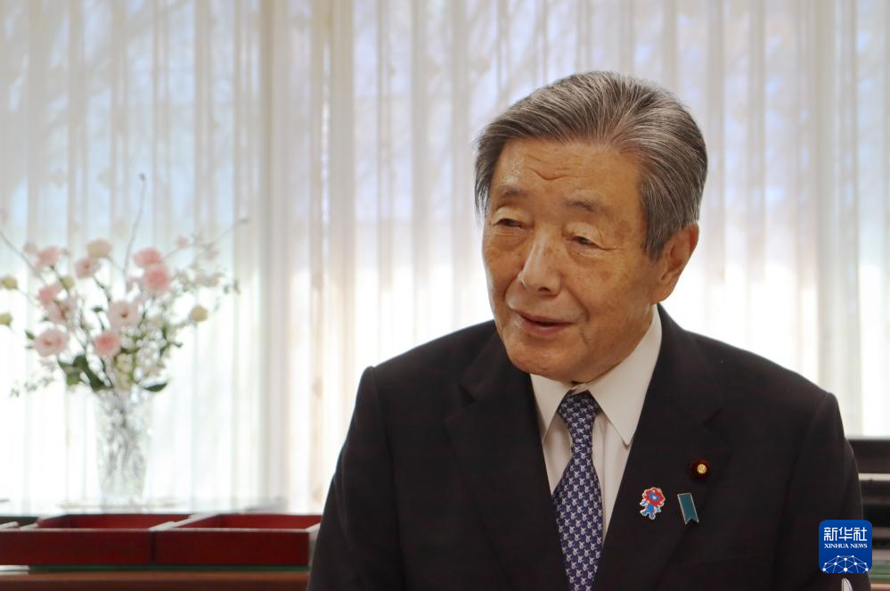 2月13日，日本自民党干事长、日中友好议员联盟会长森山裕在日本首都东京接受新华社记者专访。新华社记者 杨光 摄