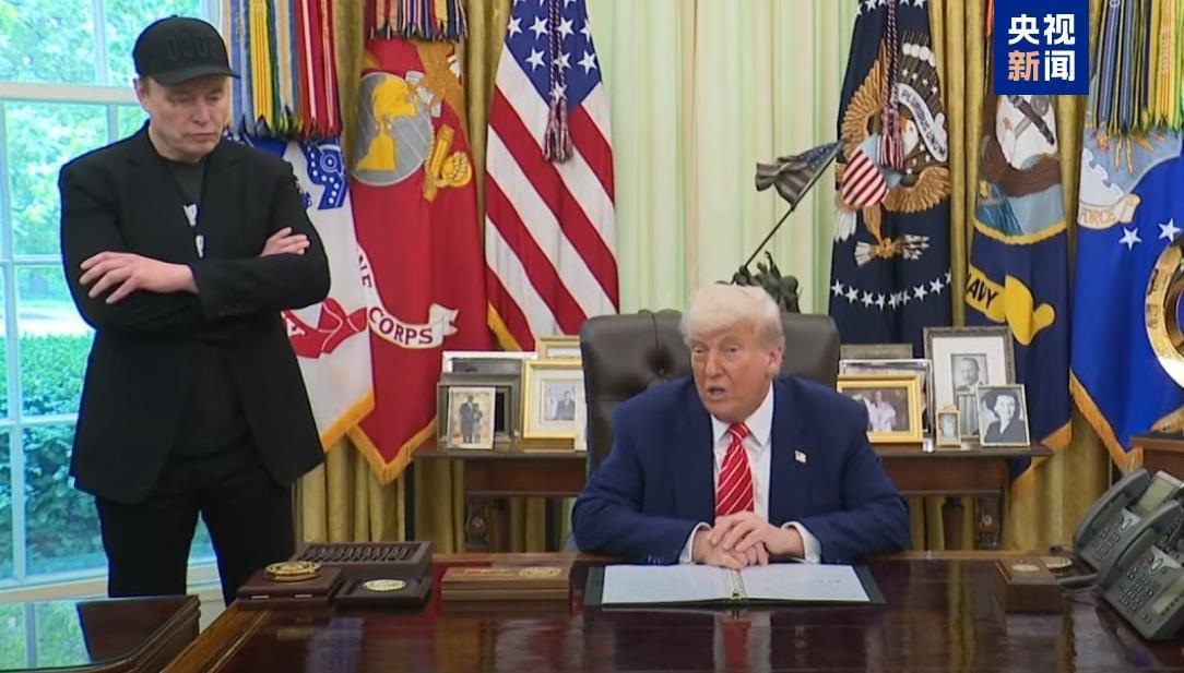 △美总统特朗普(右)与马斯克(左)