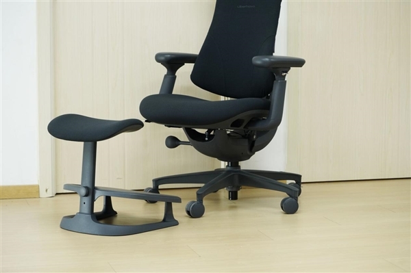 全球首款动态人体工学椅!清闲Libernovo图赏