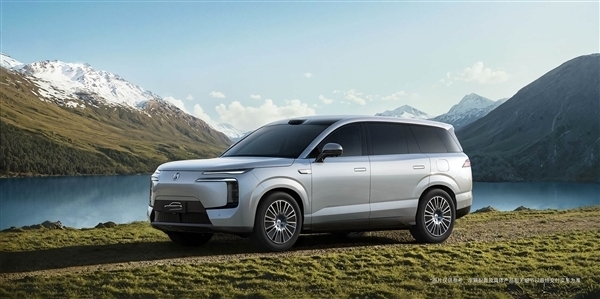 再战问界 全新腾势N8L官图发布:比大哥N9年轻多了