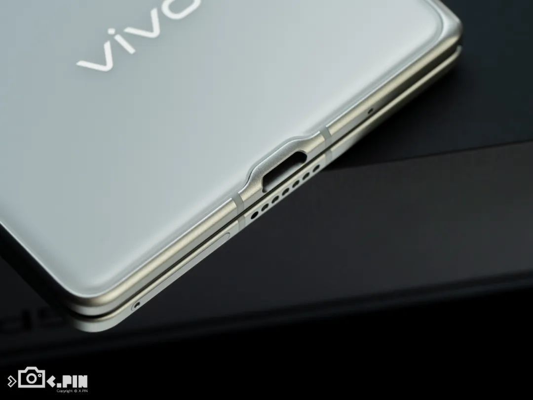 vivo刚出的这台折叠屏,我愿称它为“苹果最佳搭子”