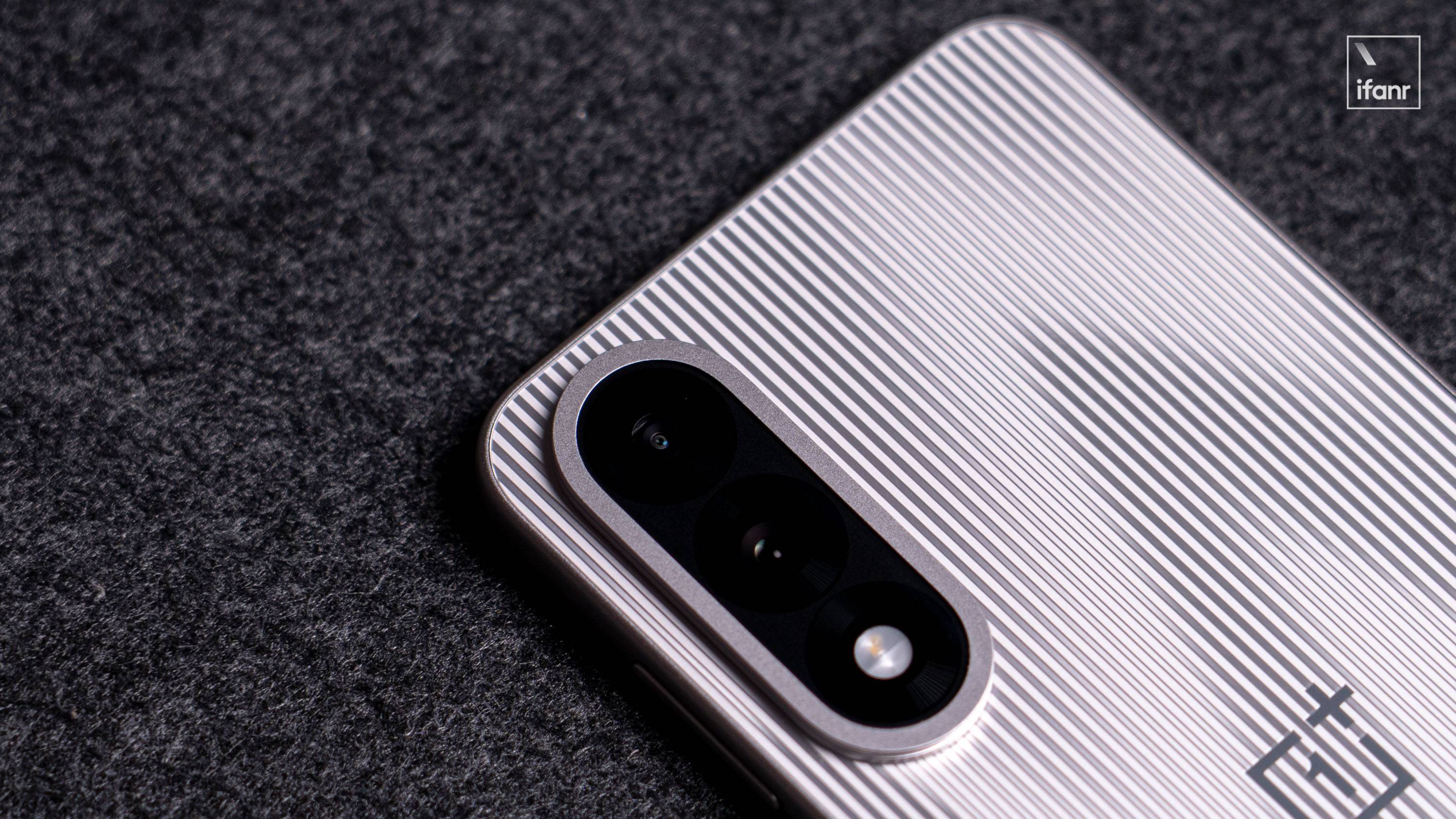 一加 Ace 5 至尊版:起售价 2000 出头,搭载天玑 9400+ 的三芯组合,到底强在哪里?