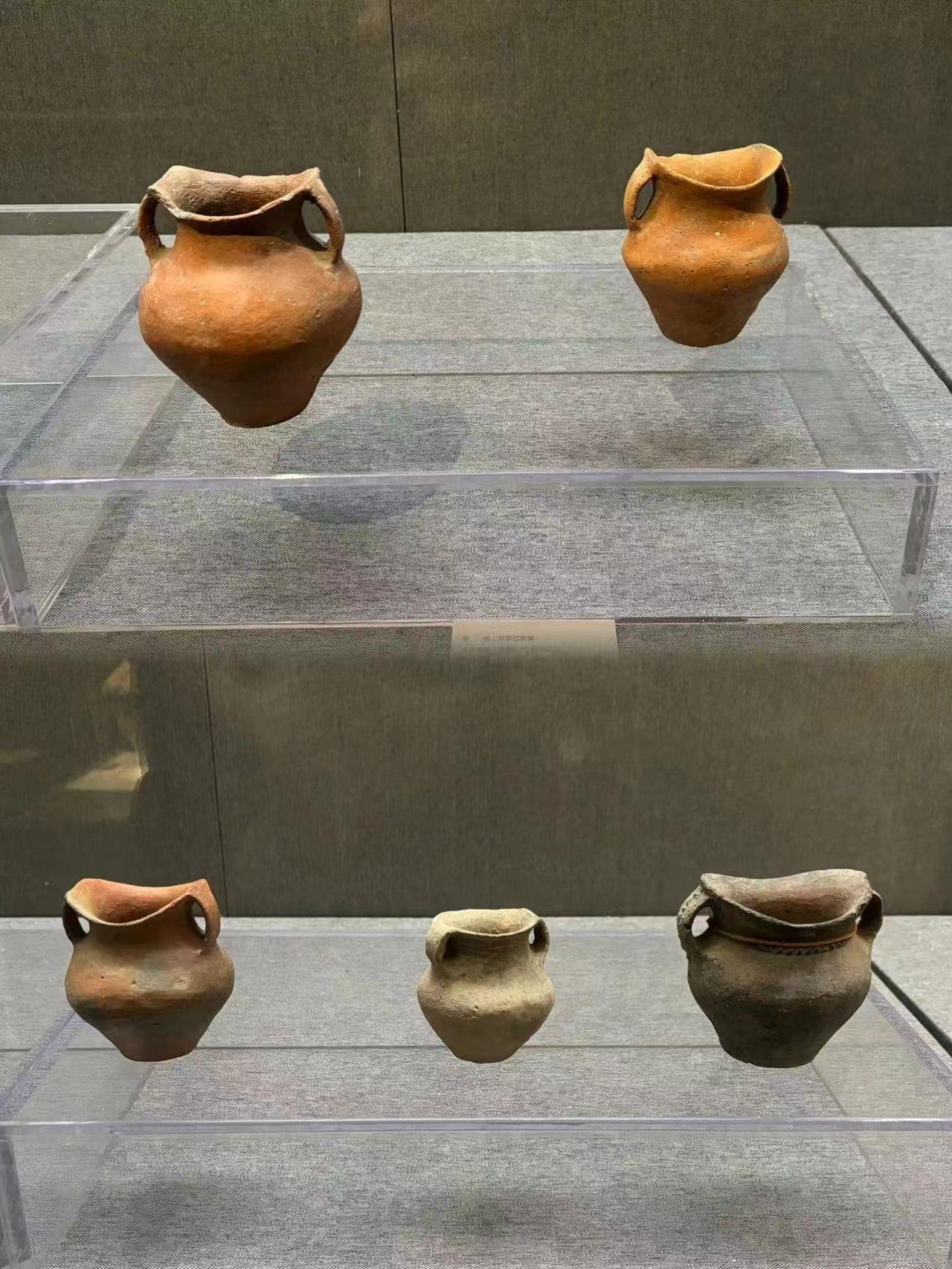 △临洮县博物馆展出的寺洼文化双耳罐
