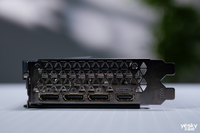 双槽卡也要秒杀2K 畅玩4K 映众RTX 5070 Ti曜夜X3 16GB显卡评测