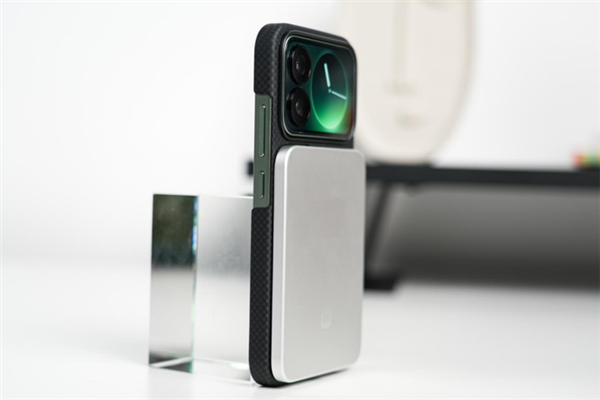 小米17 Pro上手：工业设计颠覆 全面超越iPhone