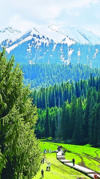 新疆维吾尔自治区70年发展成就斐然——同心共筑梦 天山绽新颜