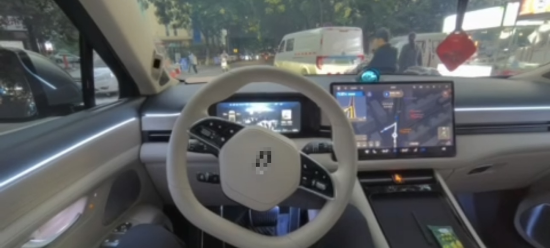 商家提供的駕駛體驗(yàn)視頻