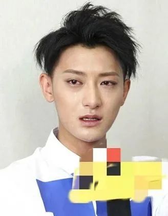黄子韬后悔指责吴亦凡回应向歌迷亮出木棍:只自卫
