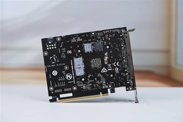 巧妙滑块设计!技嘉RTX 5060 Ti GAMING OC 16GB魔鹰图赏