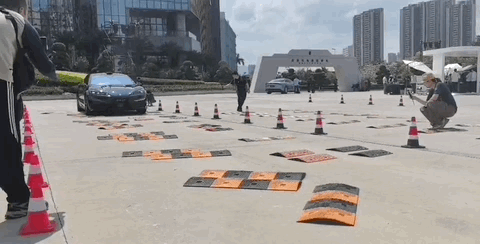 比亚迪版迈巴赫63万开卖,4大黑科技傍身,天神之眼竟是最普通的那个