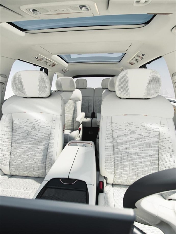 领克插混大型SUV 900 EM-P续航曝光!纯电可达185/220公里