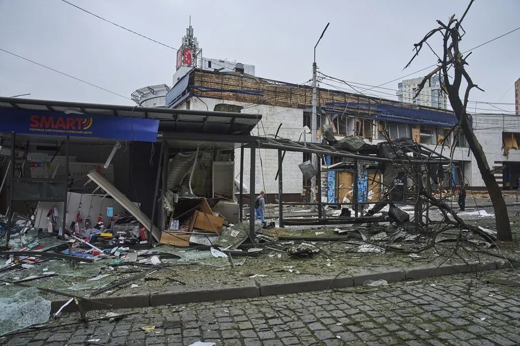 Ukraine war latest: Kremlin not ruling out Putin-Trump meeting in China - as Kyiv hit by overnight strikes | World News | Sky News