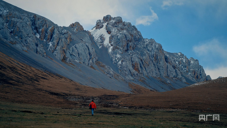 《沿着纬度听中国》第一集《山的眷恋》剧照