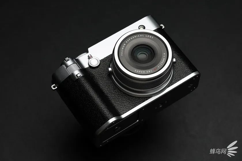 便携中画幅的极致影像 富士GFX100RF评测