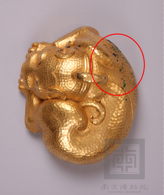 南博官网上,金兽有黑色和绿色斑点。南博官网图